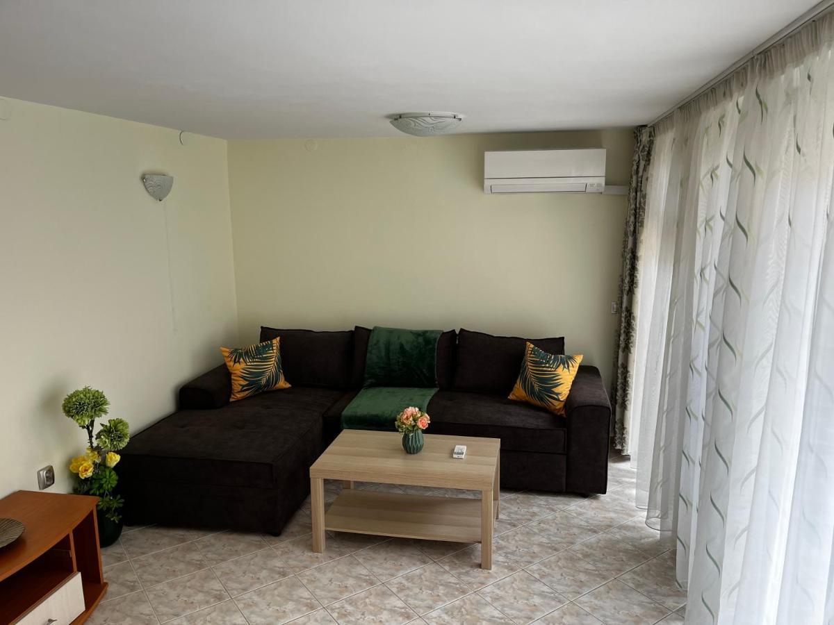 Green Central Apartment ヴァルナ エクステリア 写真